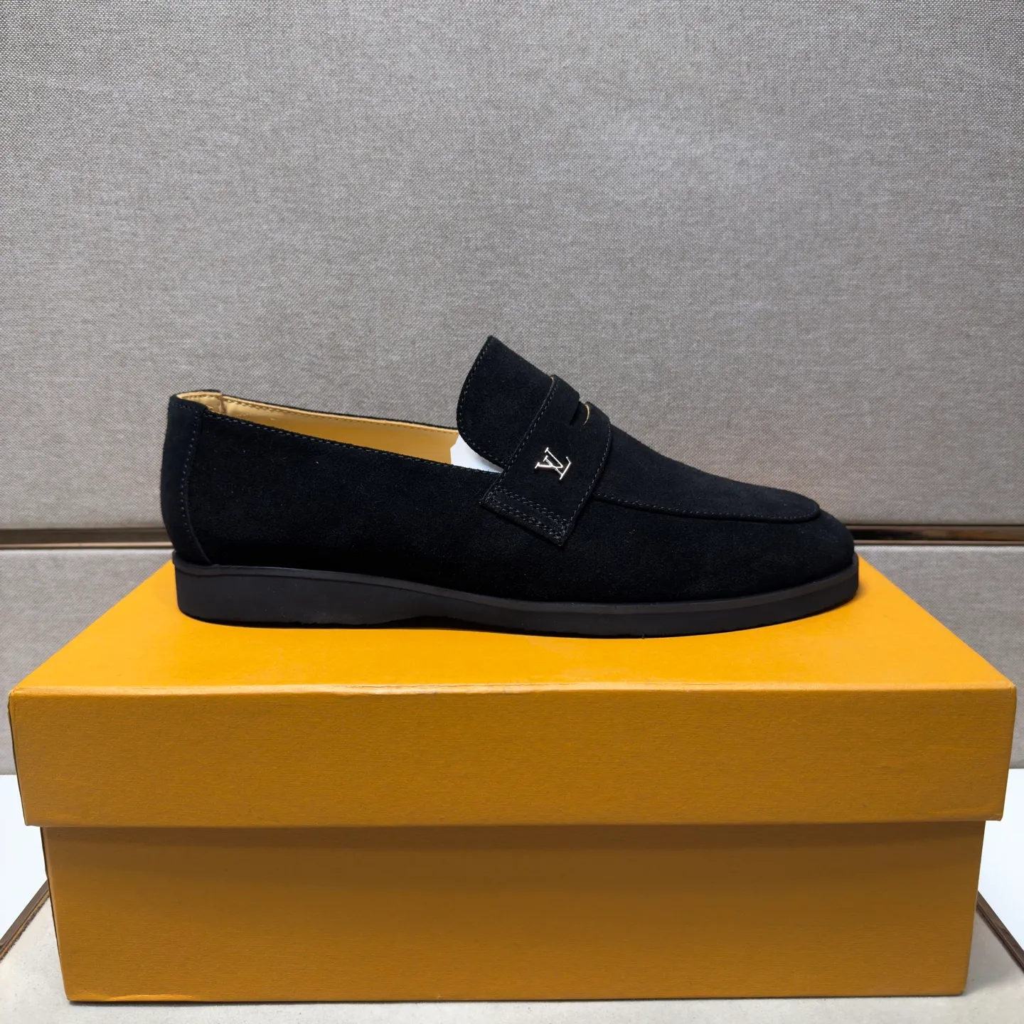 Men's men's shoes 💰pp442 [LV～] Men's casual shoes 2026z cabinet sales simultaneously 🔶Size: 38-44 #️⃣ 🔷4 colors🔜The upper is made of cowhide stitching ➕Cowhide lining, comfortable and breathable, sole: original comfortable and wear-resistant outsole, ⚠️real thing📱photographed🎬real thing is better📢📢📢